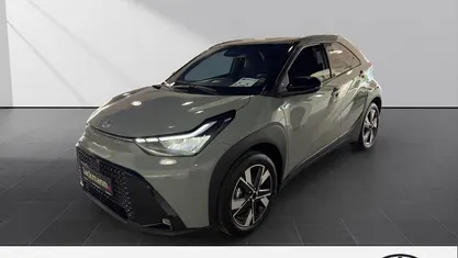 Neu Toyota Aygo X 116 PS (85 kW) 2026 6x3)/ black mica (209) (gruen SUV