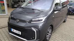 Titanium gray Gebraucht 2024 Toyota Proace Verso Team Kombi | 40.450 € (Fairer Preis)
