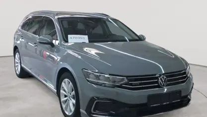 Gebraucht VW Passat GTE 156 PS (114 kW) 2022 Mondsteingrau Kombi