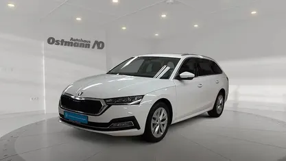 Weiß Gebraucht 2023 Skoda Octavia Style Kombi | 26.635 € (Fairer Preis)