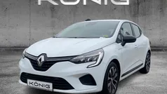 Weiß Gebraucht 2023 Renault Clio V Equilibre Kleinwagen | 12.990 € (Guter Preis)