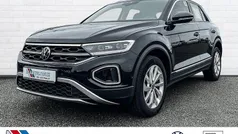 Deep black perl. Gebraucht 2022 VW T-Roc Style SUV | 25.550 € (Fairer Preis)