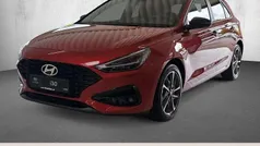 Ultimate red Gebraucht 2024 Hyundai i30 Advantage Limousine | 17.990 € (Superpreis)