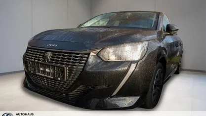 Gebraucht Peugeot 208 Active 101 PS (74 kW) 2023 Schwarz Kleinwagen