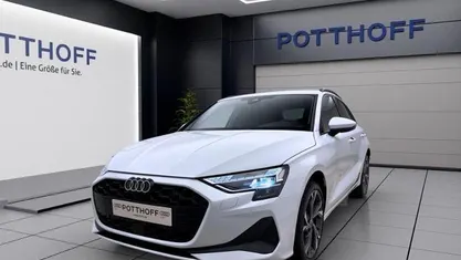 Gebraucht Audi A3 Ambiente 116 PS (85 kW) 2025 Gletscherweiß metallic Limousine