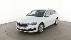 Weiß Gebraucht 2023 Skoda Scala Tour Kleinwagen | 22.570 € (Fairer Preis)