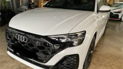 Gebraucht Audi SQ8 Design 507 PS (372 kW) 2025 Gletscherweiß metallic SUV