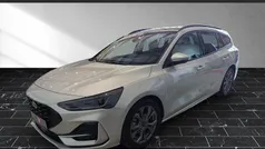 Polarsilber (silber) Gebraucht 2023 Ford Focus ST-Line Kombi | 26.400 € (Fairer Preis)