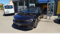 Lackierung schwarz perla nera/typ aussenverkleidung metallic perlmutt Gebraucht 2024 Opel Astra Ultimate Kombi | 26.980 € (Fairer Preis)