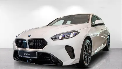 Alpinweiss iii Gebraucht 2025 BMW 120 Sport Line Kleinwagen | 34.590 € (Fairer Preis)