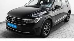 Schwarz Gebraucht 2023 VW Tiguan Life SUV | 29.980 € (Fairer Preis)