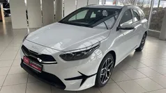 Carraraweiss Neu 2025 Kia Ceed Sportswagon Spirit Kombi | 29.370 € (Fairer Preis)