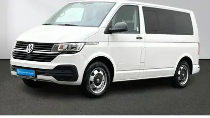Gebraucht VW Multivan Trendline 150 PS (110 kW) 2022 Weiß Van / Kleinbus