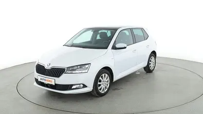 Weiß Gebraucht 2021 Skoda Fabia Best of Limousine | 11.310 € (Guter Preis)
