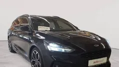 Obsidianschwarz metallic Gebraucht 2020 Ford Focus ST-Line Kombi | 10.990 € (Fairer Preis)
