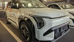 Aventurine green black Gebraucht 2024 Kia EV3 GT-Line SUV | 43.990 € (Fairer Preis)