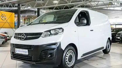 Gebraucht Opel Vivaro 120 PS (88 kW) 2024 Weiß Van / Kleinbus