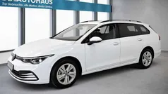 Weiß Gebraucht 2023 VW Golf VIII Life Kombi | 19.520 € (Guter Preis)