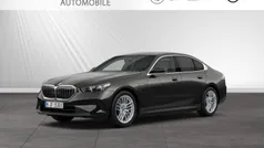 Sophistograu brillanteffekt metallic Gebraucht 2024 BMW 530e Limousine | 57.750 € (Fairer Preis)