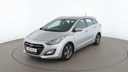 Gebraucht Hyundai i30 Comfort 101 PS (74 kW) 2017 Silber Kombi
