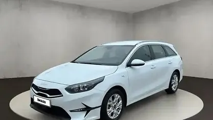 Gebraucht Kia Ceed 140 PS (102 kW) 2025 Casa white Kleinwagen