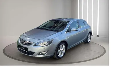 Second-hand Opel Astra Sport 116 CP (85 kW) 2010 Berlinǎ