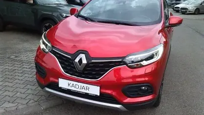Gebraucht Renault Kadjar LIMITED Deluxe 140 PS (102 kW) 2019 Rot schwarz SUV