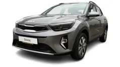 Grau Gebraucht 2024 Kia Stonic Vision SUV | 19.499 € (Fairer Preis)