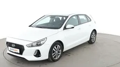 Weiß Gebraucht 2018 Hyundai i30 Trend Limousine | 14.130 € (Fairer Preis)
