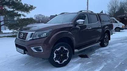 Braun Gebraucht 2020 Nissan Navara Tekna Abholung | 30.900 € (Fairer Preis)