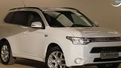 Gebraucht 2014 Mitsubishi Outlander P-HEV Instyle SUV | 15.999 €