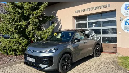Nowe VW T-Roc Cabriolet R-line 150 KM (110 kW) 2026 Szary SUV