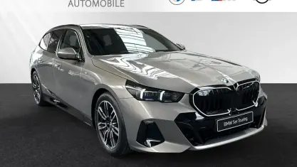 Gebraucht BMW 520 M Sport 197 PS (144 kW) 2025 Oxidgrau metallic Kombi