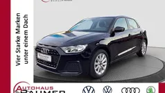 Mythosschwarz (metallic) Gebraucht 2023 Audi A1 Sportback Advanced Kleinwagen | 19.300 € (Fairer Preis)