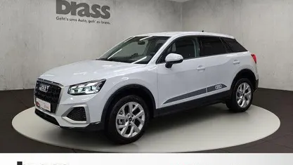 Gletscherweiß metallic Gebraucht 2024 Audi Q2 Ambiente SUV | 30.800 € (Fairer Preis)