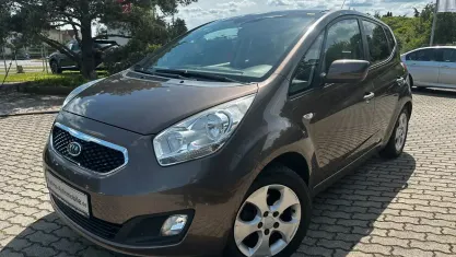 Gebraucht Kia Venga FIFA World Cup Edition 90 PS (66 kW) 2012 Sand track Kleinwagen