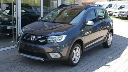 Gebraucht Dacia Sandero Stepway 90 PS (66 kW) 2017 Grau "comete" Limousine