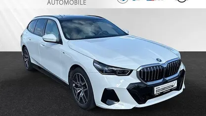 Gebraucht BMW i5 M Sport 250 kW (340 PS) 2024 Alpinweiss Kombi