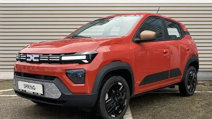 Brick red Neu 2025 Dacia Spring Extreme Kleinwagen | 18.095 € (Fairer Preis)