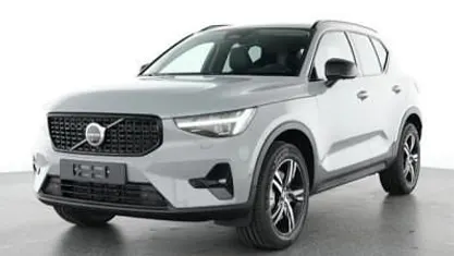 Grau Gebraucht 2025 Volvo XC40 Plus SUV | 37.440 € (Fairer Preis)