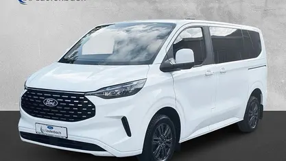 Gebraucht Ford Tourneo Custom Titanium 150 PS (110 kW) 2024 Frostweiß Van