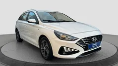 Weiss Gebraucht 2021 Hyundai i30 Trend Kombi | 20.900 € (Fairer Preis)