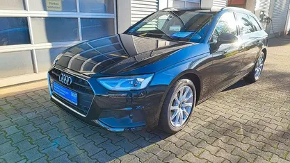 Mythosschwarz Gebraucht 2022 Audi A4 Kombi | 27.900 € (Fairer Preis)