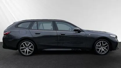 Gebraucht BMW 530e M Sport 299 PS (219 kW) 2024 Kombi