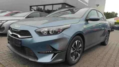 Lunar silber Neu 2024 Kia Ceed Limousine | 24.790 € (Guter Preis)