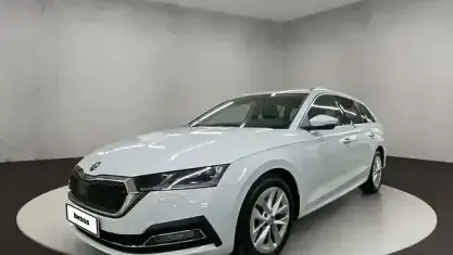 Gebraucht Skoda Octavia Style 150 PS (110 kW) 2022 Moonweiß perleffekt / moonweiss metallic Kombi
