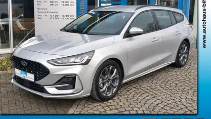 Silber Gebraucht 2025 Ford Focus ST-Line Limousine | 24.990 € (Fairer Preis)