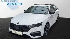 Gletscherweissmetallic Gebraucht 2023 Skoda Octavia RS Kombi | 37.470 € (Fairer Preis)