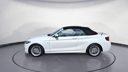 Gebraucht BMW 218 M Sport 136 PS (100 kW) 2020 Alpinweiß Cabrio