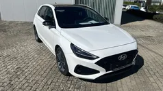 Weiß Gebraucht 2024 Hyundai i30 Advantage Limousine | 26.890 € (Fairer Preis)